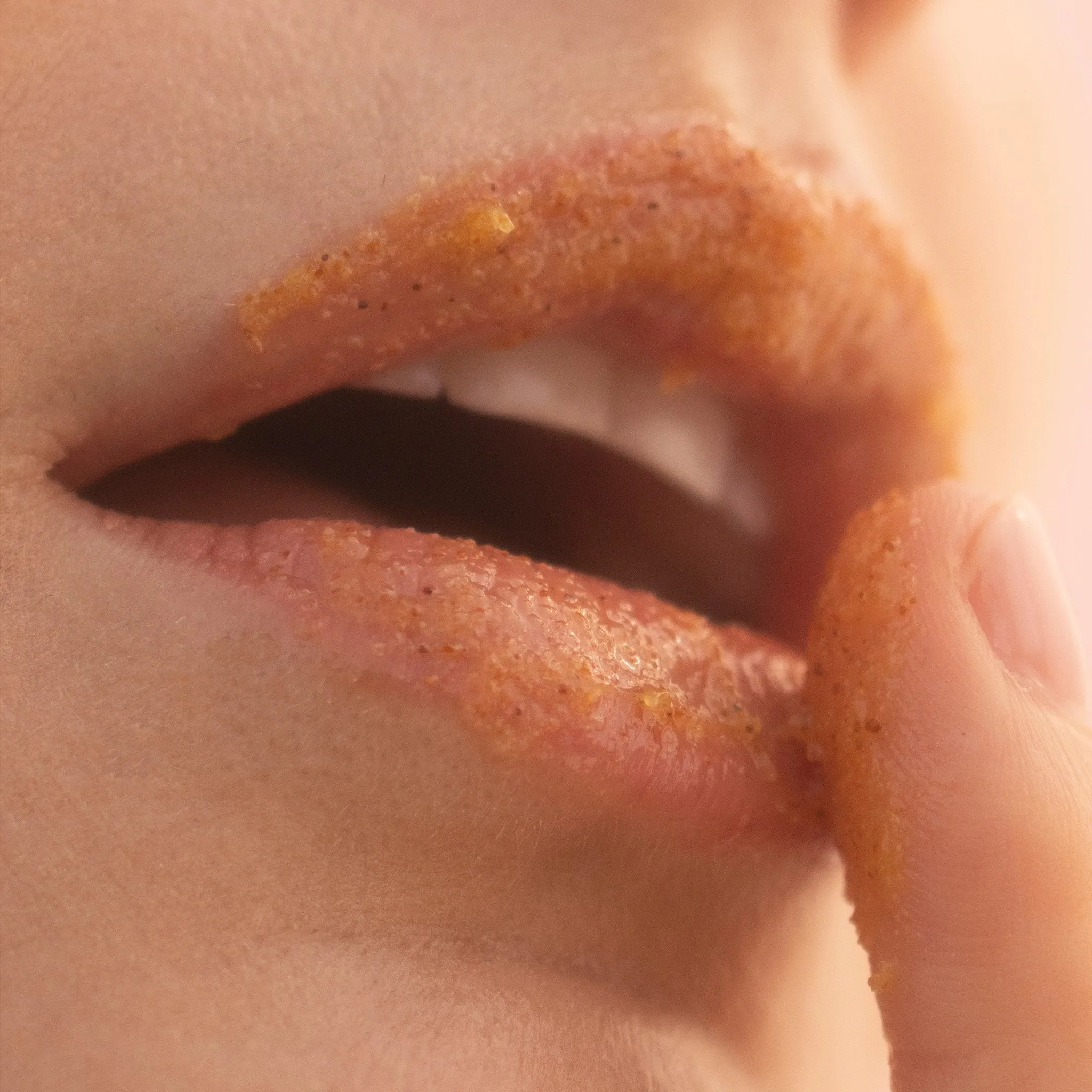 THE KISSU LIP SCRUB