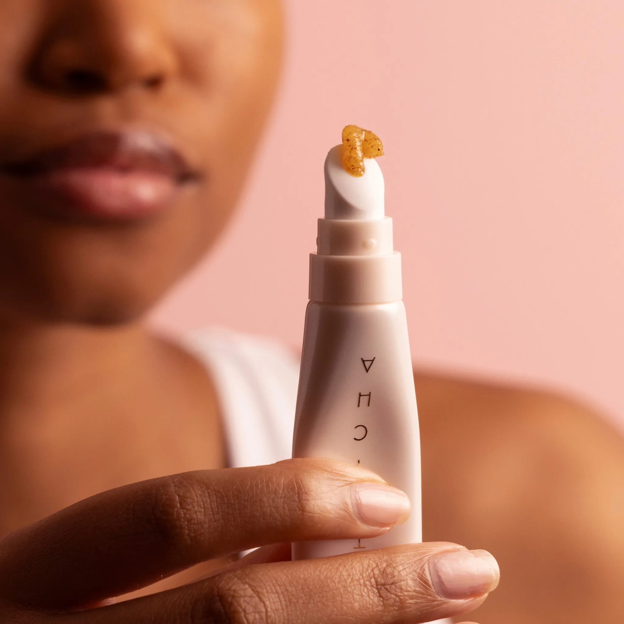 THE KISSU LIP SCRUB